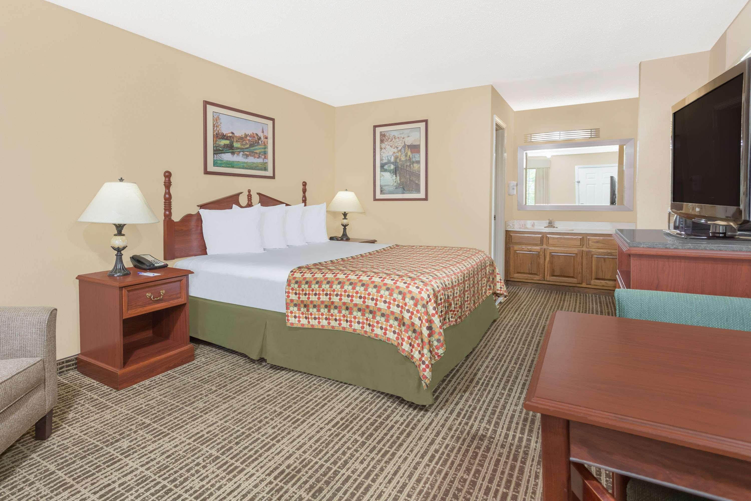 Baymont by Wyndham Anderson Clemson Hotel Eksteriør billede