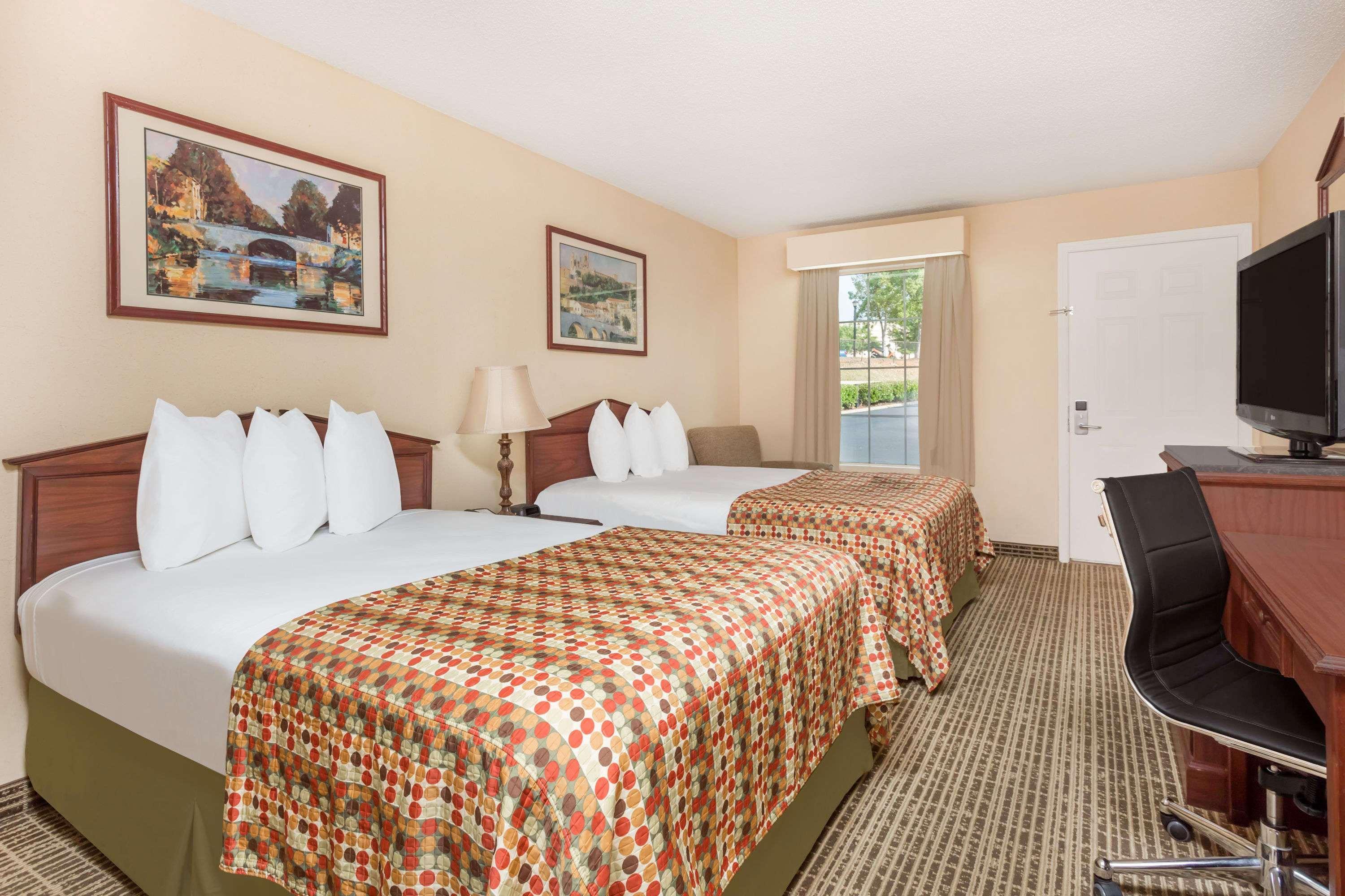 Baymont by Wyndham Anderson Clemson Hotel Eksteriør billede